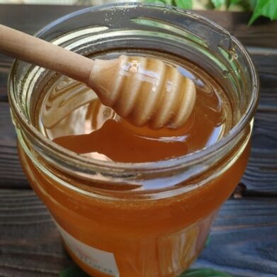 Med, ktorý pomáha pri impotencii, zmiešaný s orechmi, prináša vynikajúce výsledky